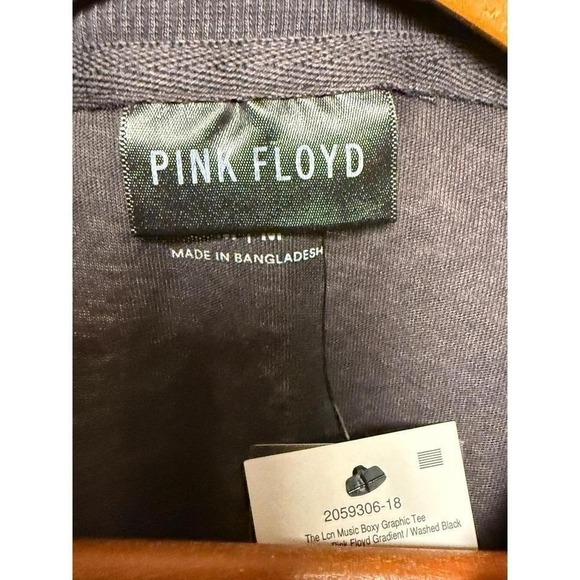 Pink Floyd Japanese Gradient Boxy Graphic Tee Size M NWT - Picture 5 of 7